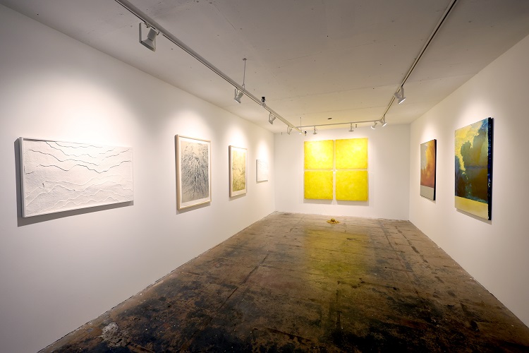 Panoramic view of Friend exhibition at Ki Smith Gallery, New York.